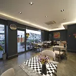 Sea Palm Hotel