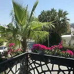 Sea Palm Hotel